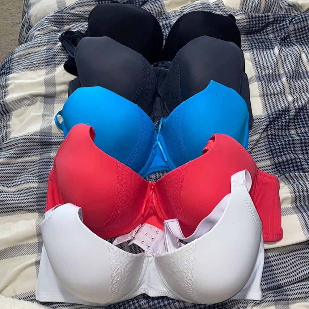 38D bundle FIVE NWOT bras